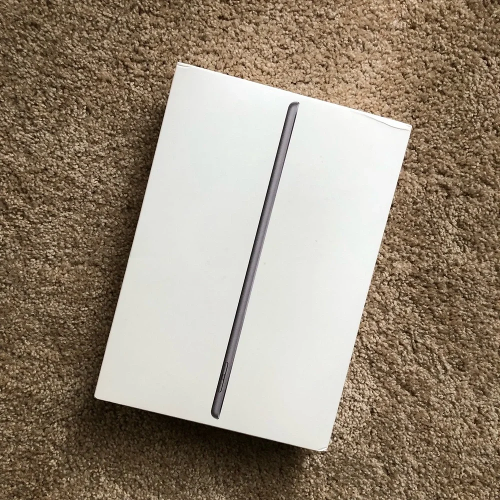 Apple iPad 9th Generation WiFi 64 GB Space Gray EMPTY BOX ONLY
